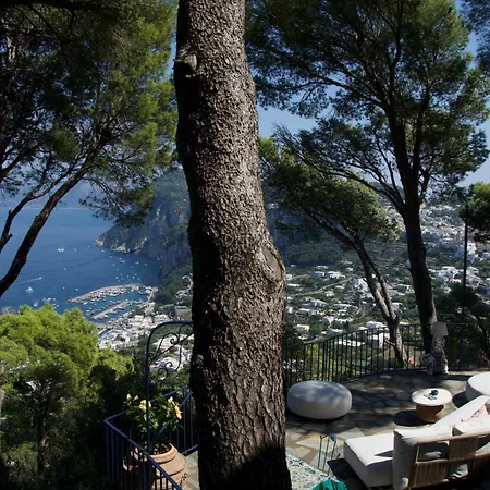 La Casa Nel Bosco Penzion Capri