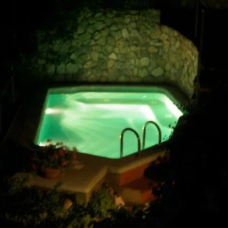 La Casa Nel Bosco Penzion Capri