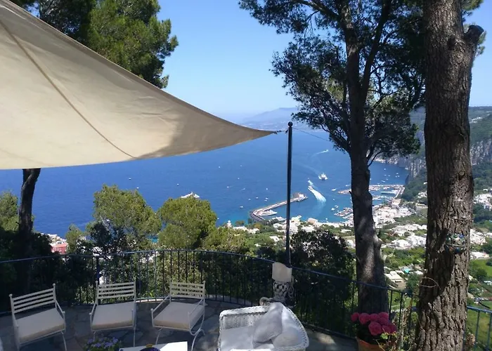 La Casa Nel Bosco Pensión Capri