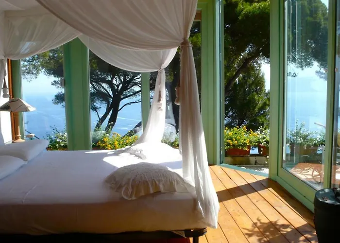 La Casa Nel Bosco Pensión Capri