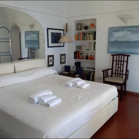 Pensión La Casa Nel Bosco 4*