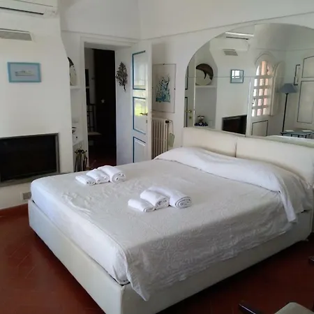 La Casa Nel Bosco Pensión 4*