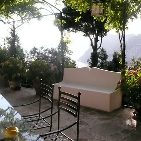 La Casa Nel Bosco 4* Κάπρι
